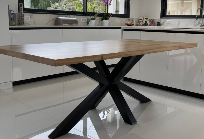 Table bois massif avec pied métal sur mesure